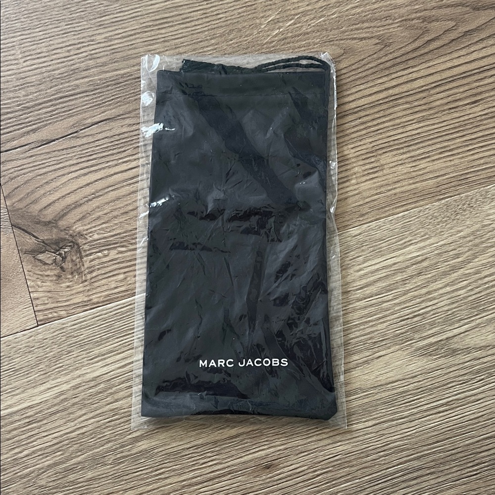 3/$20 Marc Jacobs Black Protective Sunglasses Pouch